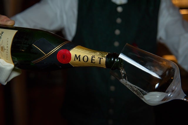 Moet vs Veuve - Which Is Better
