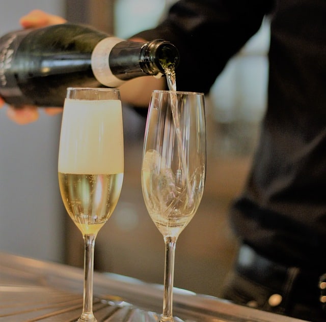 Prosecco vs Champagne vs Cava